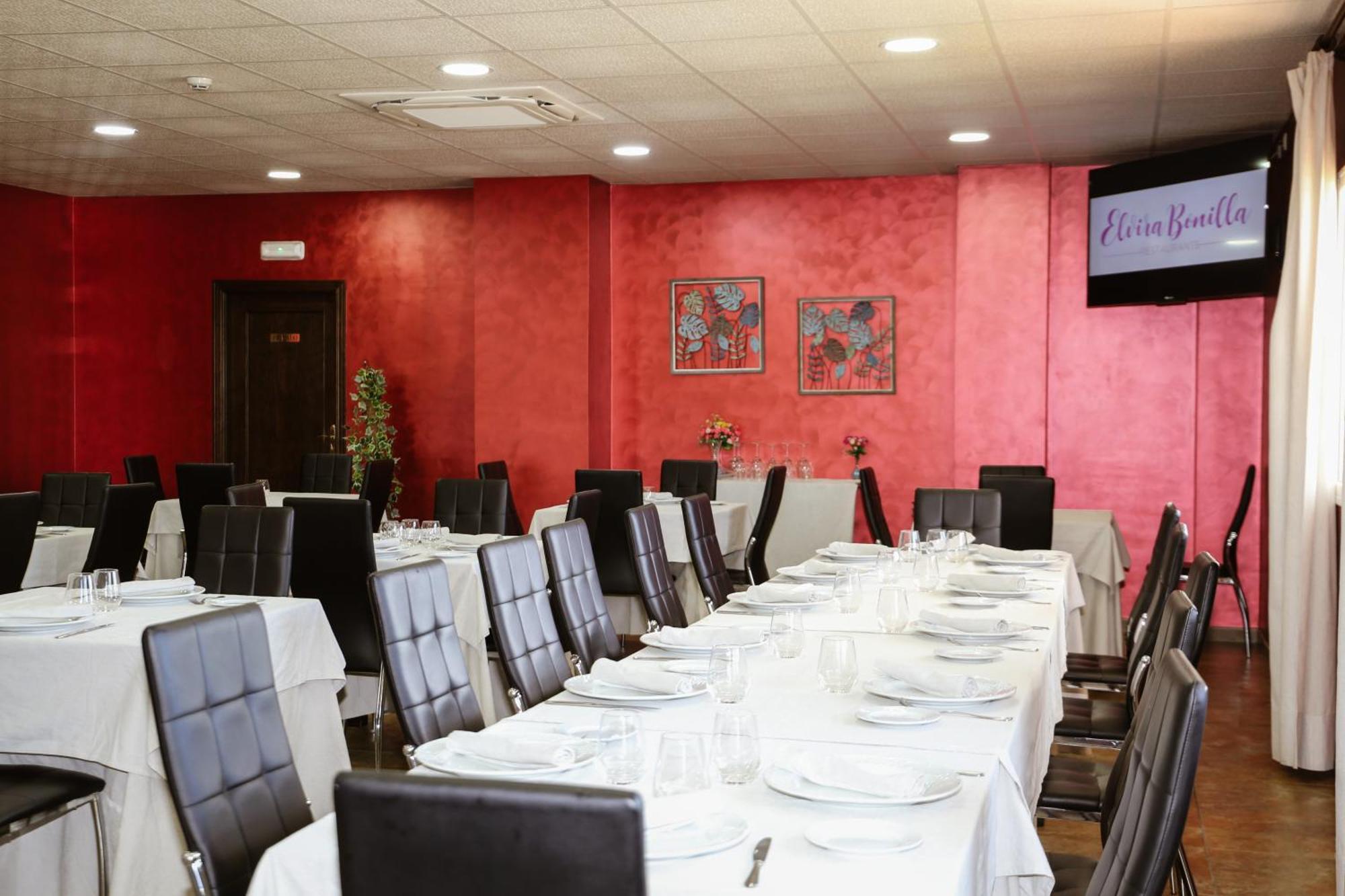 Hotel Restaurante Sostenible La Laguna Brozas Bagian luar foto