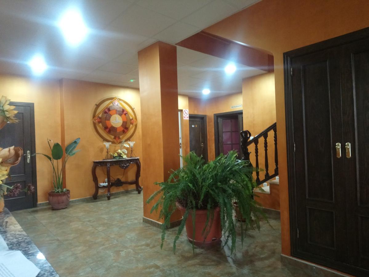 Hotel Restaurante Sostenible La Laguna Brozas Bagian luar foto